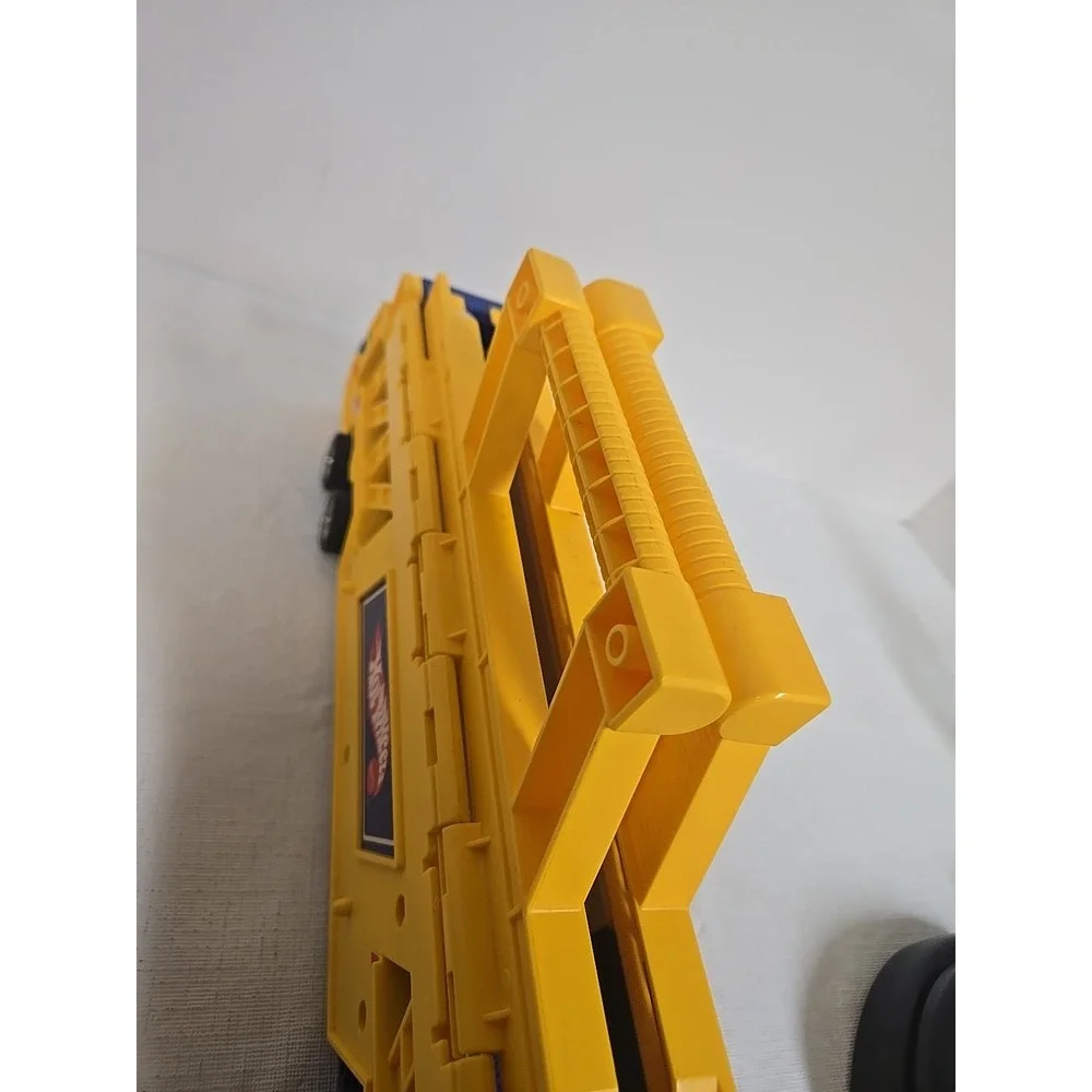 Vintage 1986 Hot Wheels Semi Truck Trailer Transporter Car Hauler Carrying Case